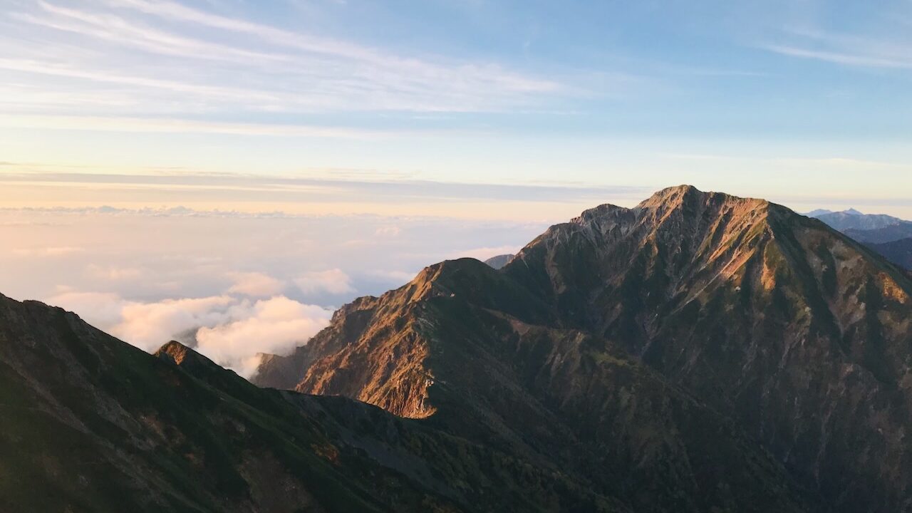 はじめての北アルプス！唐松岳1泊2日〜紅葉の八方尾根、熊との遭遇、そして大雲海〜